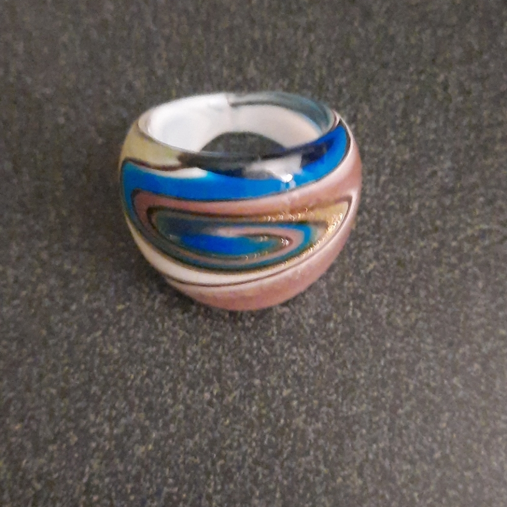 Swirling Ring